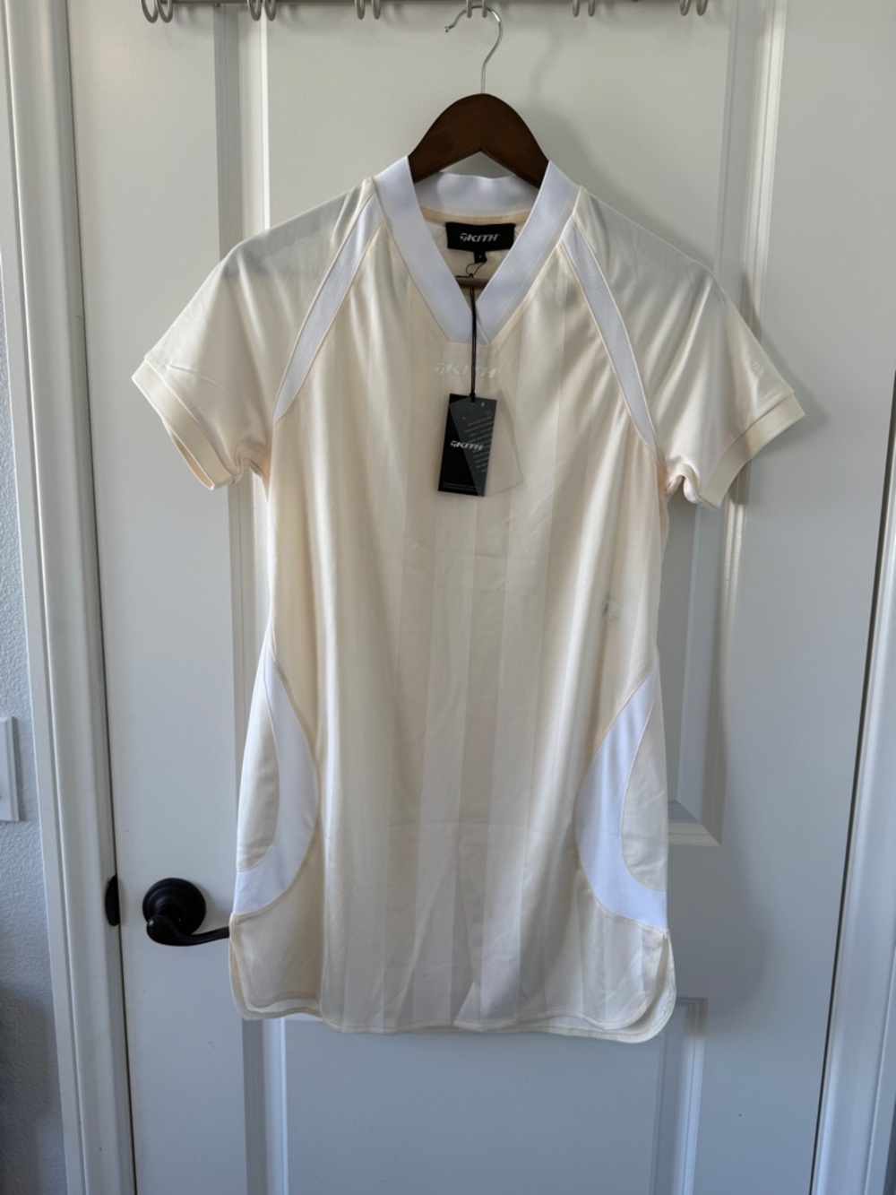 Kith Short-Sleeve Cream Athletic Tee dress size Small